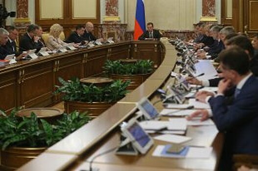 В Челябинске коммунальщики раскопали отремонтированные дороги
