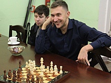 Гроссмейстер Сергей Карякин провел на Донбассе сеансы одновременной игры