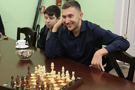 Гроссмейстер Сергей Карякин провел на Донбассе сеансы одновременной игры