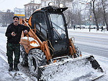 Около 8,5 тыс единиц спецтехники продолжают очищать улицы Москвы от снега