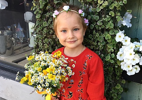Было — стало: как на наших глазах 6-летняя дочь КВНщицы Светланы Пермяковой выросла в маленькую артистку и красавицу