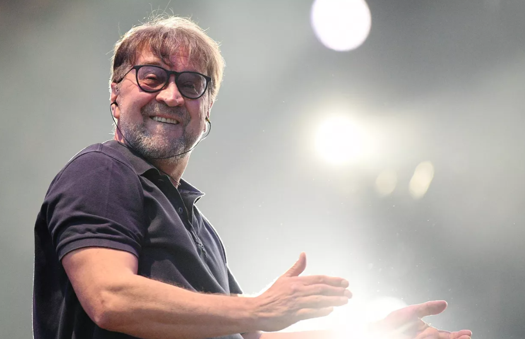 Шевчук в 2000. Лидер ддт. Шевчук 2022. Лидер ддт. Лидер ддт.