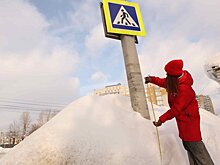 Представители Народного фронта едва не оказались под колесами фуры, проверяя работу муниципальных подрядчиков по уборке снега