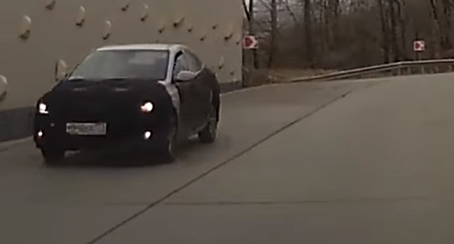 Таинственный седан замечен на дорогах Сочи