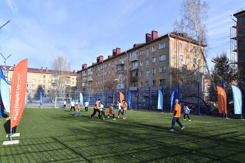 В омских Нефтяниках открыли современную площадку для трех видов спорта