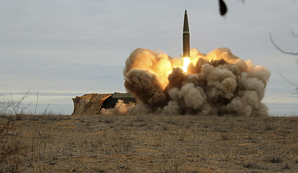 Ракетные комплексы «Искандер» уничтожили эшелон с бронетехникой ВСУ