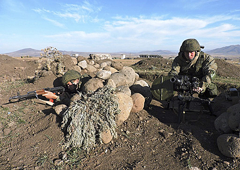 Гранатометчики российской военной базы в Армении учатся поражать цели в высокогорной местности
