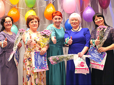 Лучшие бабушки Коптева пройдутся по Красной дорожке и встретятся с артистами
