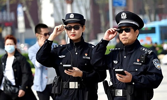В Китае разыскивают "самую красивую преступницу"