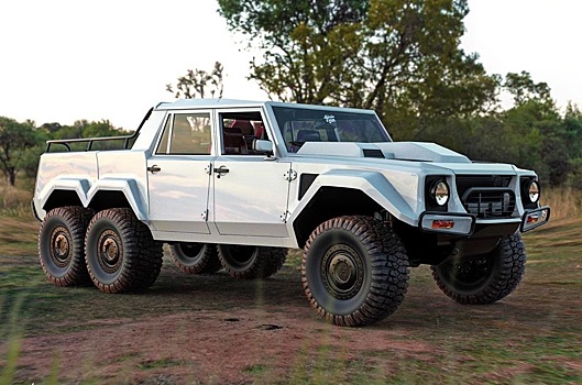 Посмотрите на шестиколесный Lamborghini LM002