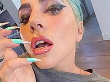 От «грязного» мейка Гаги до слипшихся волос Хилл: топ худших бьюти-образов сентября