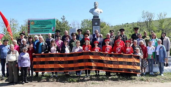 Донские росгвардейцы почтили память героя Великой Отечественной