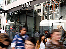Магазин Zara продал платье с зашитой в него мертвой крысой
