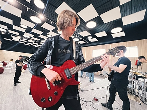 В югорском поселке открылся молодежный центр с киберклассом и коворкингом