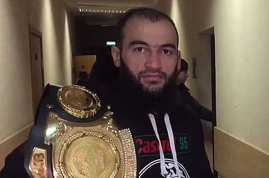 Россиянин Дураев подписал контракт с UFC