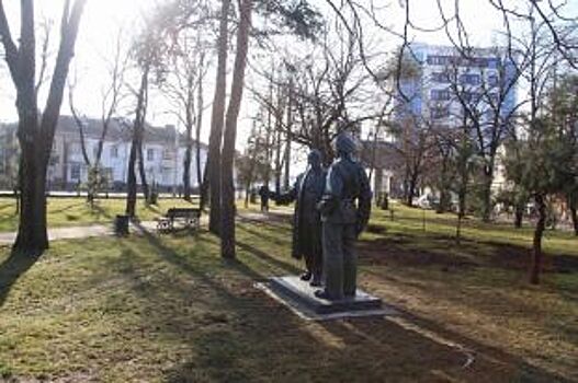 В центре Краснодара установили отреставрированный памятник Ленину