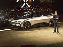 Новейший беспилотный автомобиль вышел из строя во время презентации. Видео