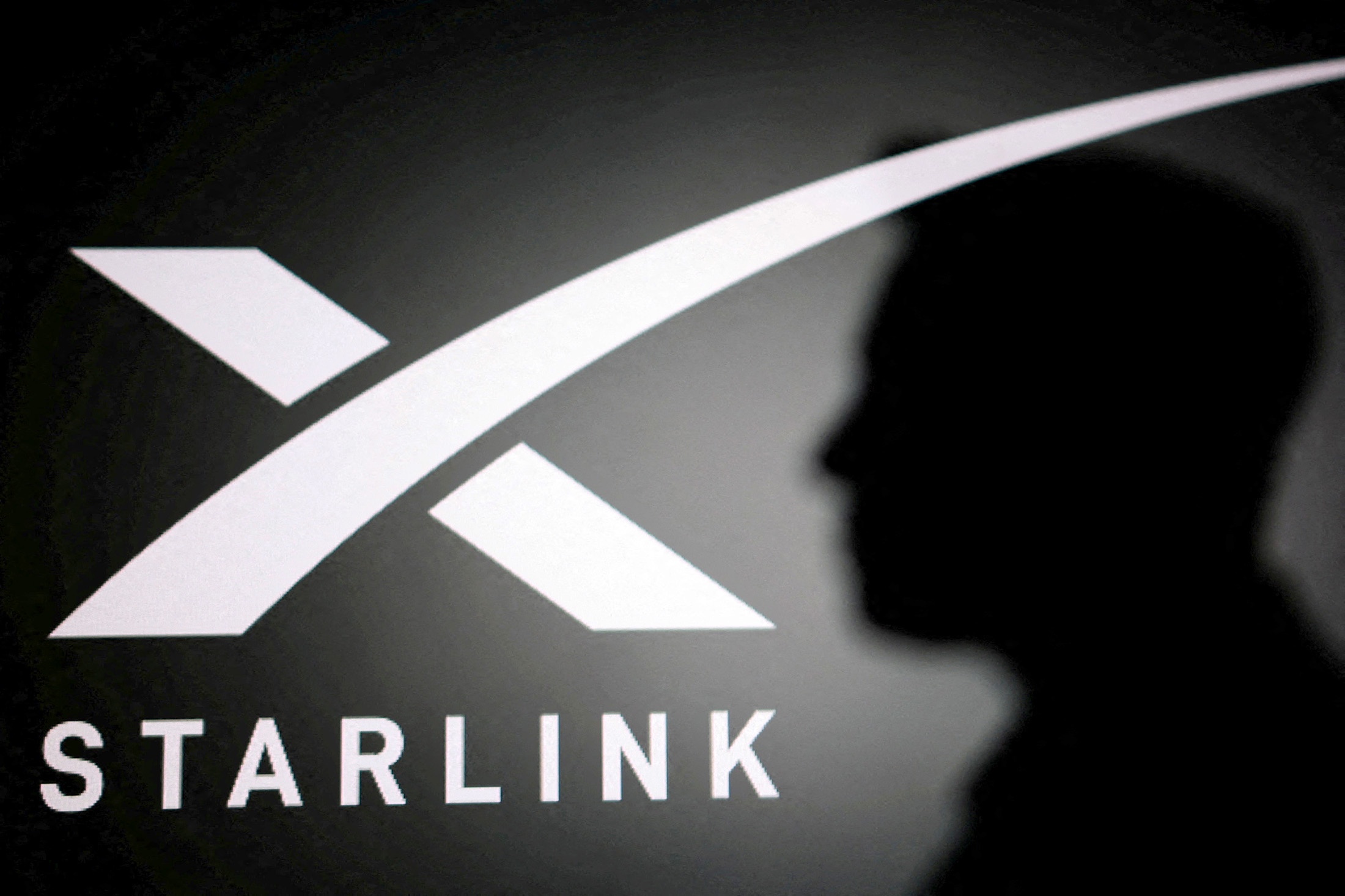 Космос: спутники Starlink представляют опасность в космосе