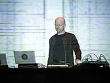 «Музыка перейдет в сферу, у которой больше общего с физикой, чем с развлечением»: интервью с Atom™