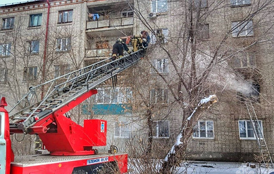 В Шадринске Курганской области загорелось общежитие
