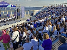 Бал волгоградских выпускников проходил на берегу Волги