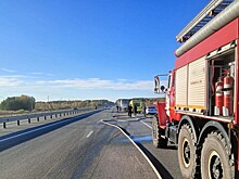 Шесть человек пострадали при столкновении микроавтобуса с грузовиком