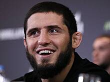 Ислам Махачев победил Александра Волкановски в главном бою турнира UFC 284