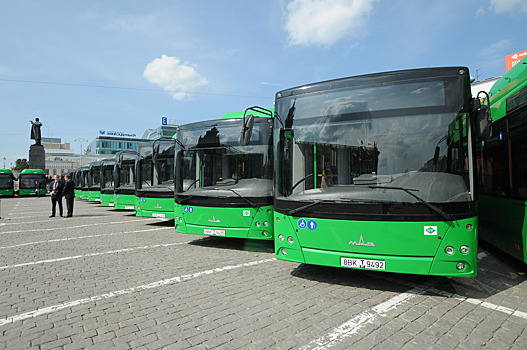 В мэрии обещали, что цены за проезд в автобусах и трамваях Екатеринбурга повышать не будут