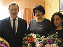 Начальник УМВД по Белгородской области поздравил с Международным женским днем маму, супругу и дочерей полицейского