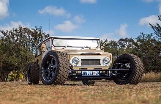 Toyota FJ40 Land Cruiser в стиле хот-род удивил по полной программе