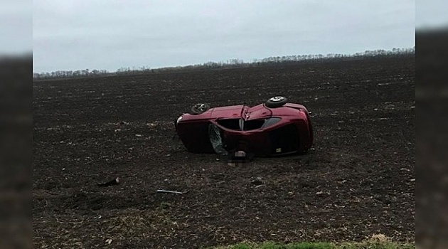 В Павловском районе погиб водитель перевернувшейся иномарки