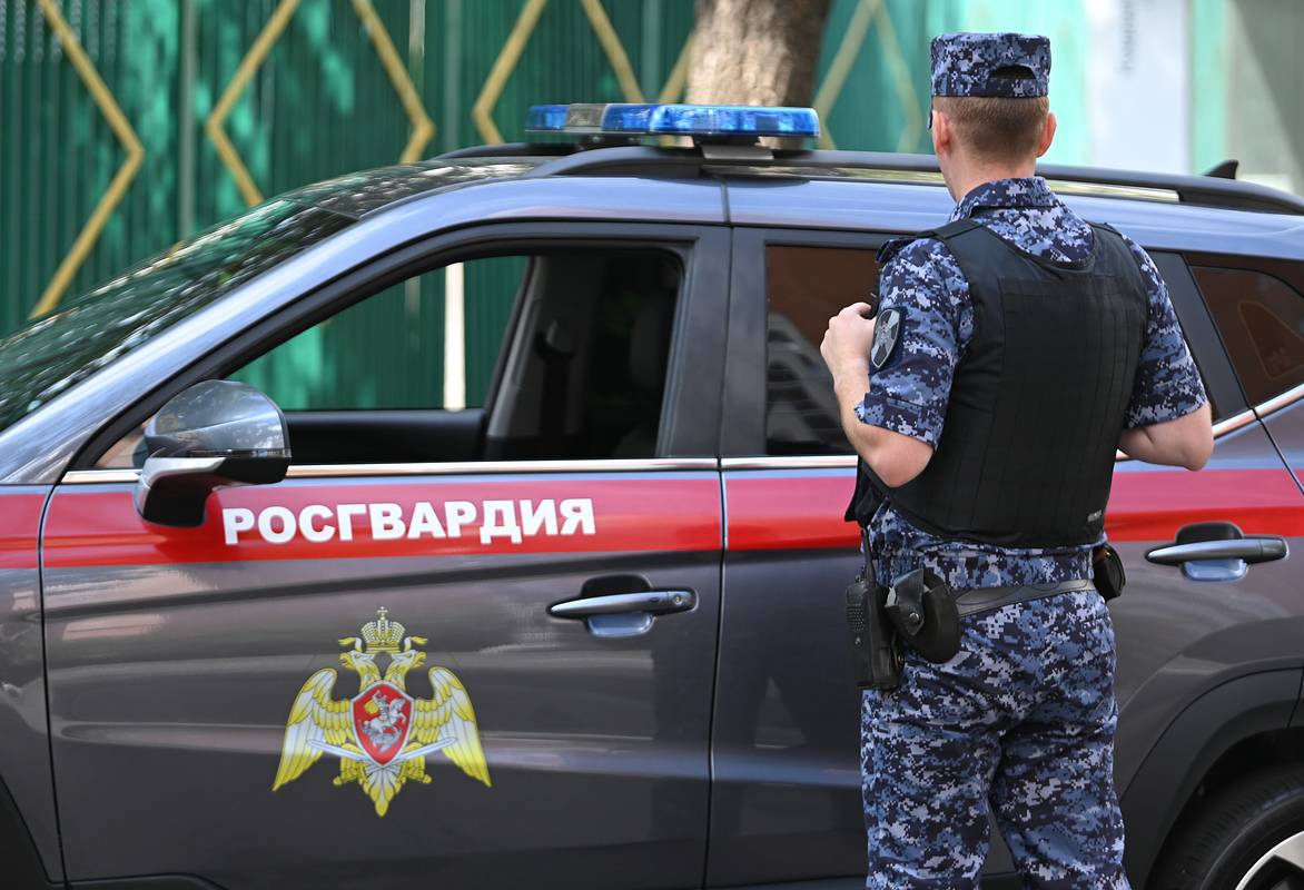 Двух сотрудников Росгвардии из Челябинска задержали за превышение полномочий