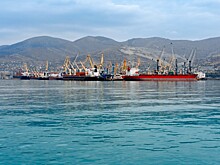 Режим ЧС ввели после разлива нефтепродуктов в порту Новороссийска