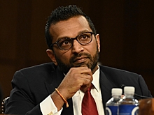 Директор ФБР выделил группу элитных агентов для охраны подруги