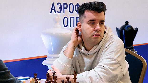 Непомнящий обошел Карлсена и выиграл предварительный этап Freestyle Chess Tour в Париже