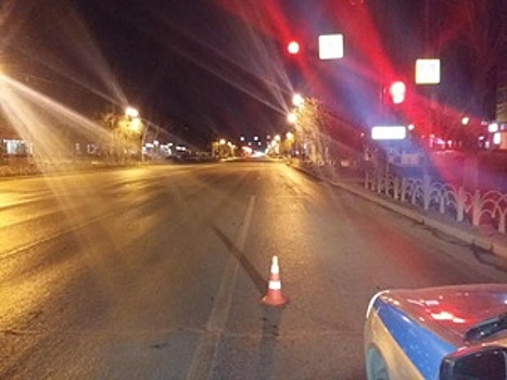 В Тюмени таксист проехал по ноге клиентки