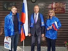 В Ханты-Мансийске ветеранов поздравили с Днем флага