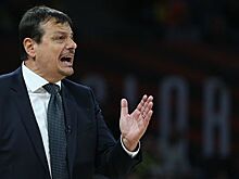 «Анадолу Эфес» продлил контракт с Симоном на два года