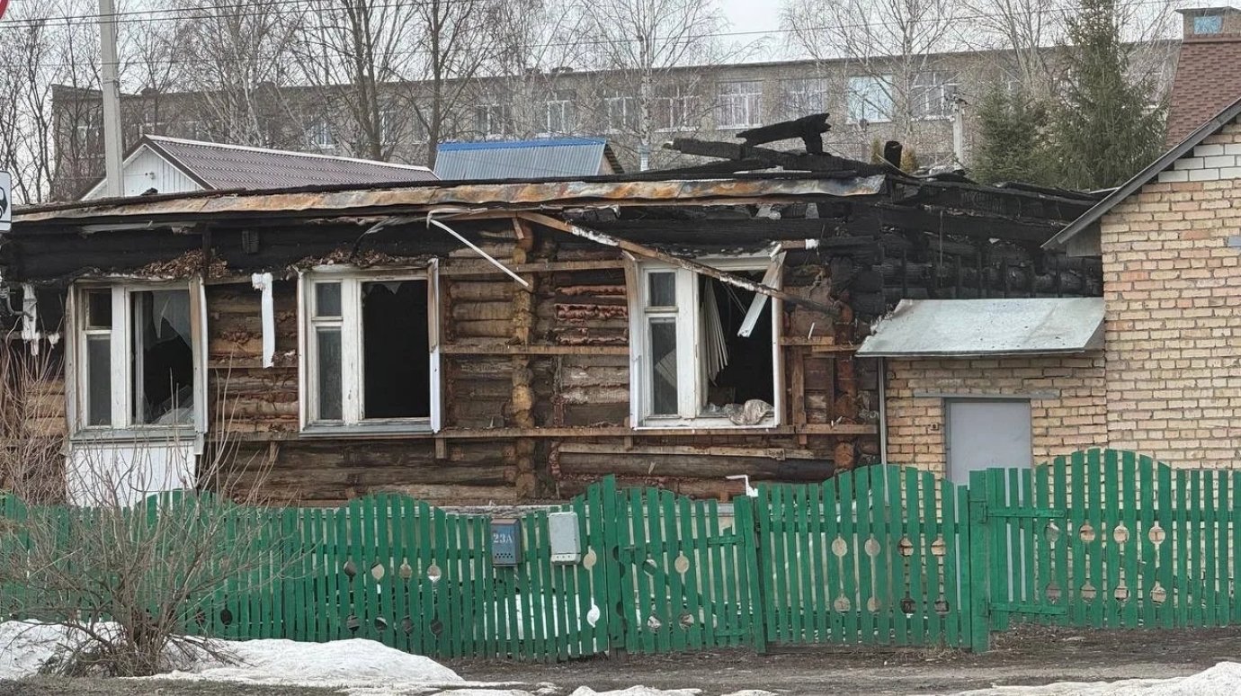 На улице Кривозерье в Пензе сгорели дом и грузовик