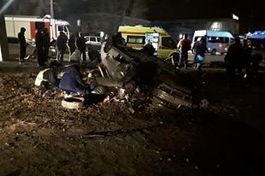 В Орске водитель «ВАЗа» врезался в столб, пострадали пятеро граждан