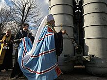 Военный священник считает, что РПЦ должна освящать любое оружие