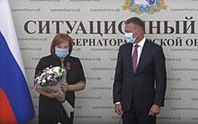 Губернатор отметил заслуги сотрудников Курской областной Думы