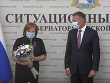 Губернатор отметил заслуги сотрудников Курской областной Думы