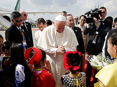Папа римский прибыл в Мьянму