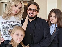 Дочери Стаса и Инны Михайловых рассмешили родителей своим поздравлением