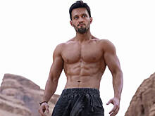 Нейросеть looky превращает пользователей в потомков Павла Дурова