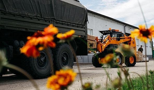 Жители Волгоградской области отправили экипировку и генераторы в зону СВО