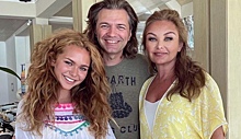 Дмитрий Маликов показал редкое фото жены и дочери: «Мои девочки!»