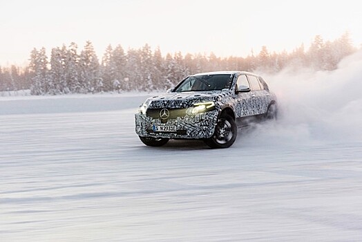 Mercedes-Benz показал «шпионские фото» электро-кроссовера EQC