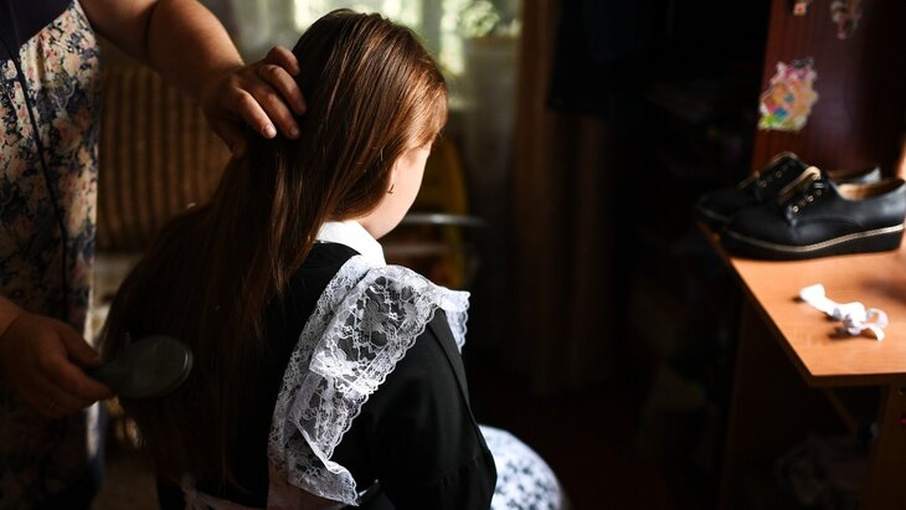 Госдума предложила выдать бесплатную школьную форму многодетным семьям